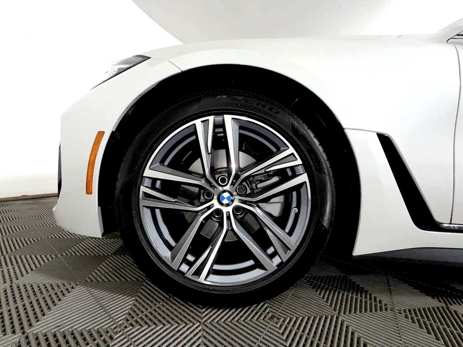 2025 BMW 4 Series 430i - Photo 8