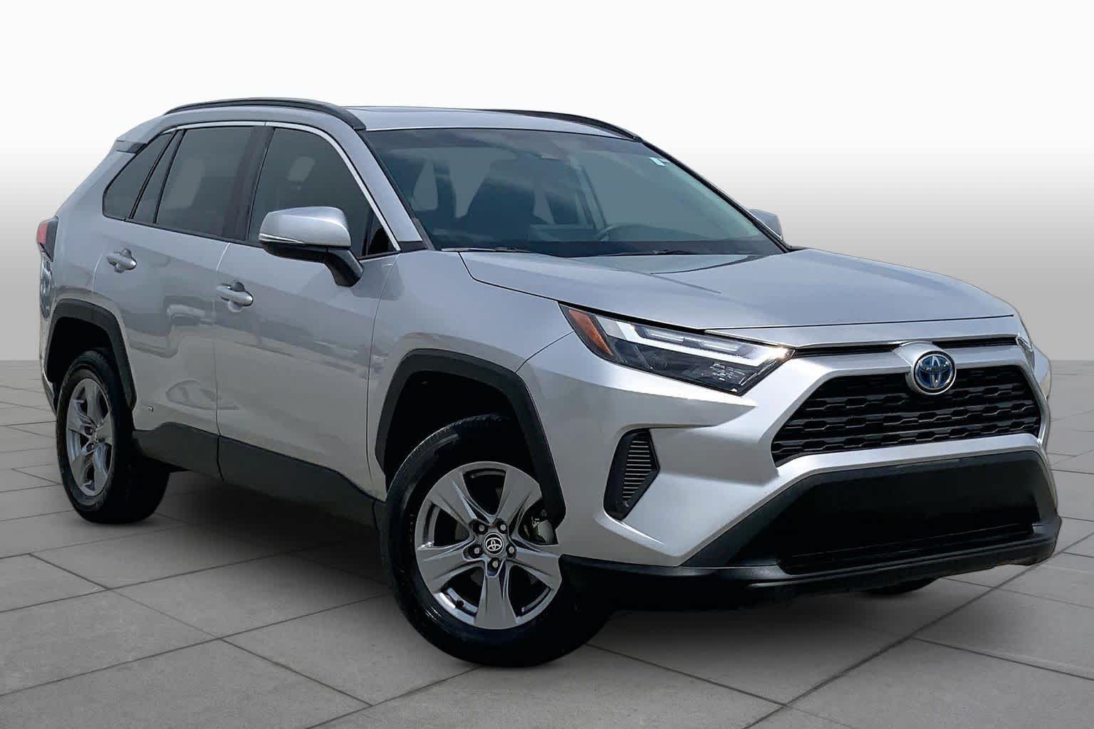 Used 2022 Silver Sky Metallic Toyota Hybrid XLE image 3