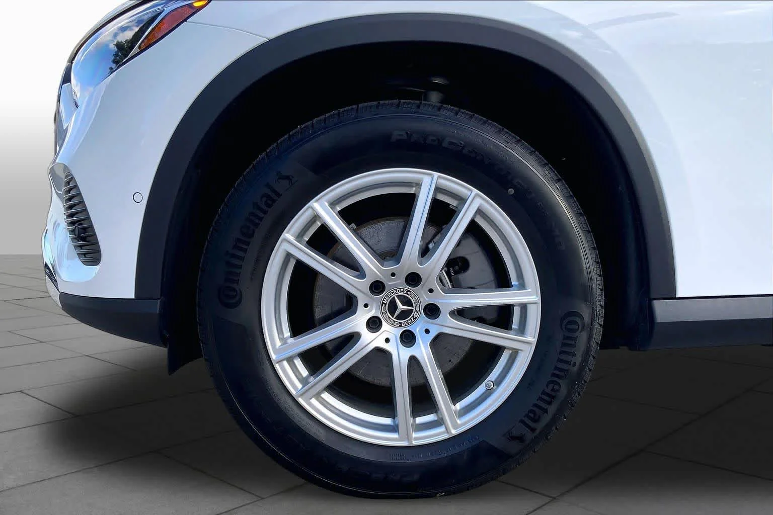 Certified Used 2025 Polar White Mercedes-Benz GLC 300 image 11