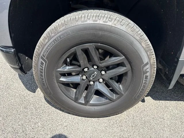 Used 2021 Gray Chevrolet LT Trail Boss image 8