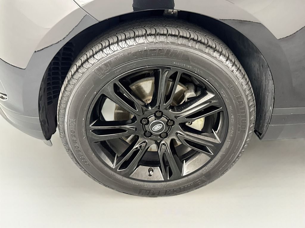 Used 2022 Black Land Rover S image 32