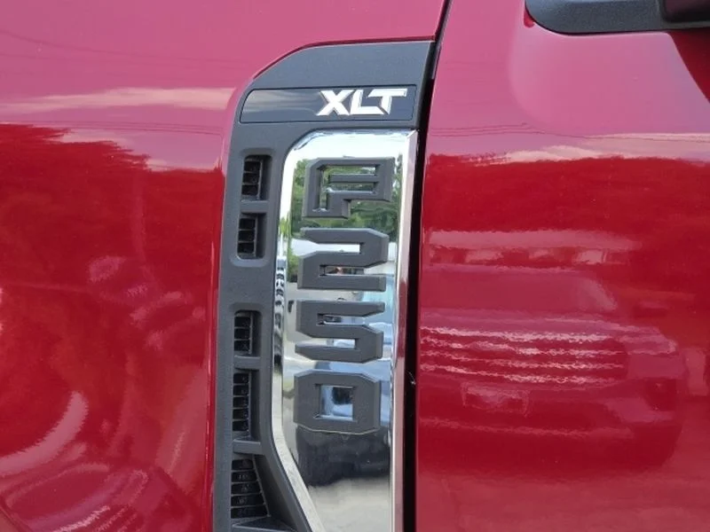 New 2026 Ruby Red Metallic Tinted Clearcoat Ford F-250® XLT image 8