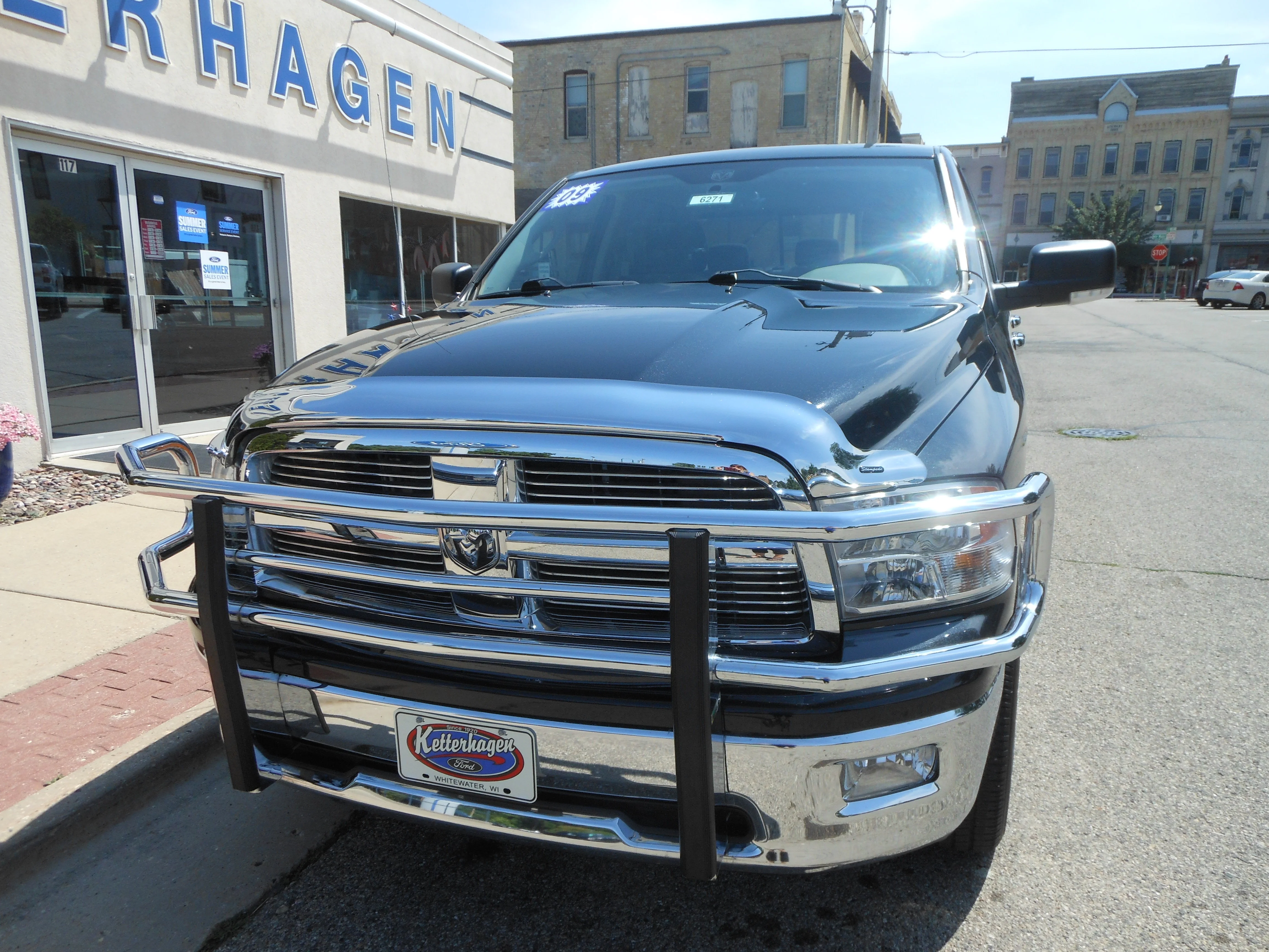 Used 2009 Dodge Ram 1500 Pickup SLT with VIN 1D3HV13TX9S790013 for sale in Whitewater, WI