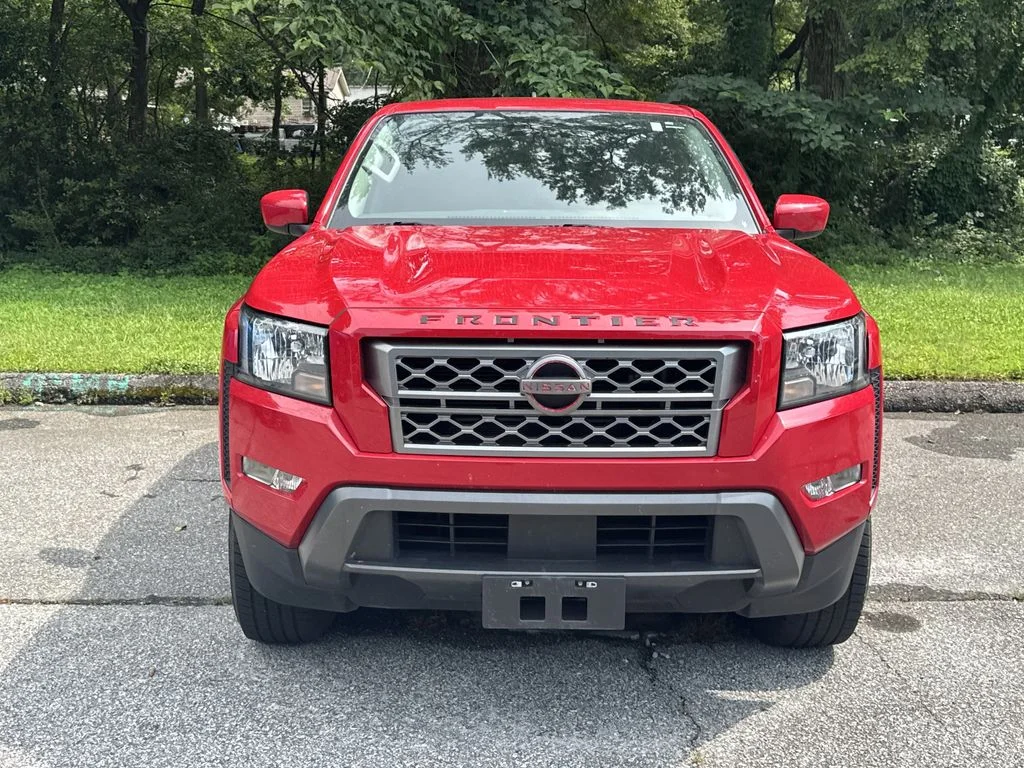 Used 2022 Red Nissan SV image 2