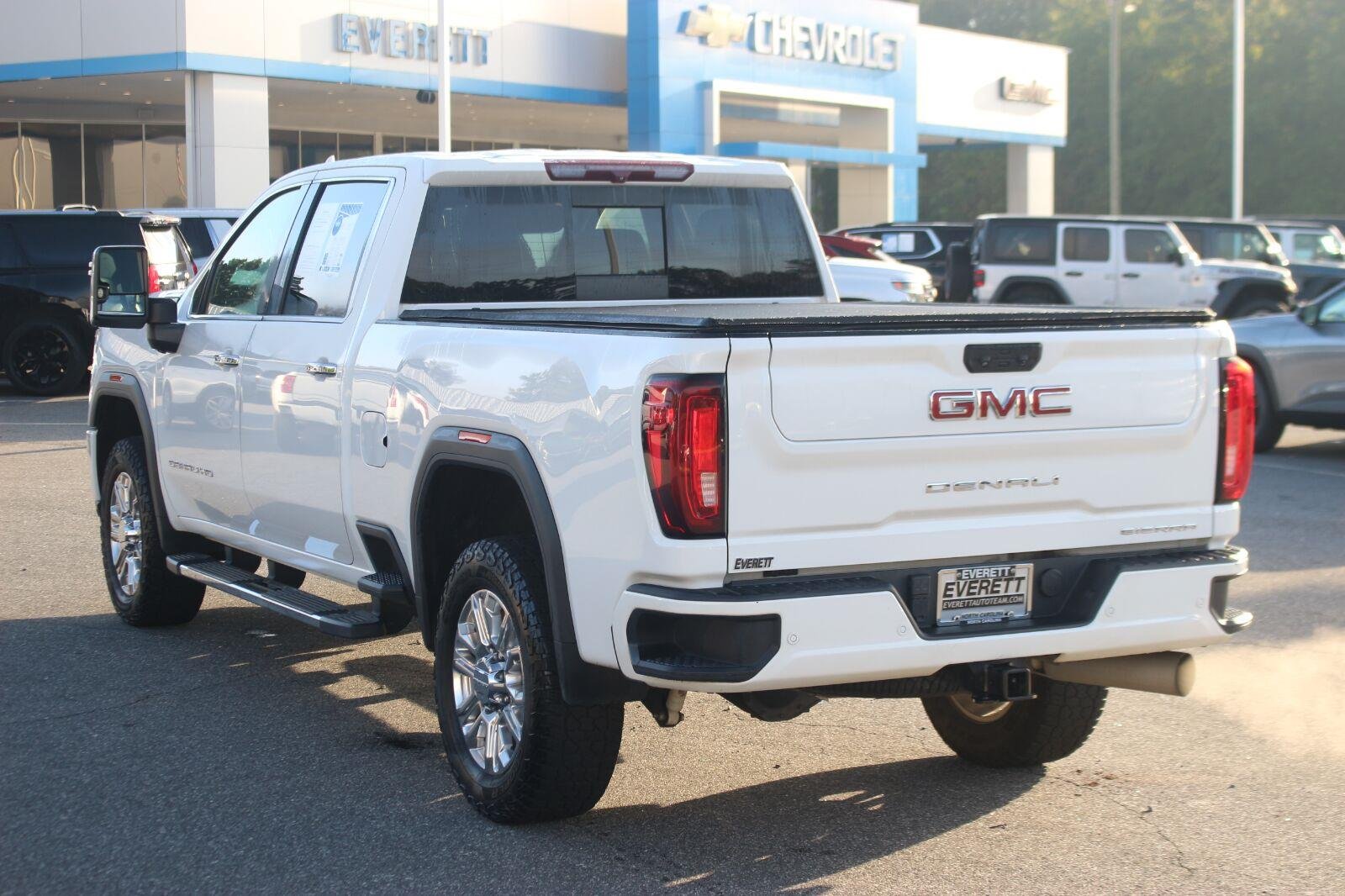 Used 2022 SUMMIT WHITE GMC Denali image 5