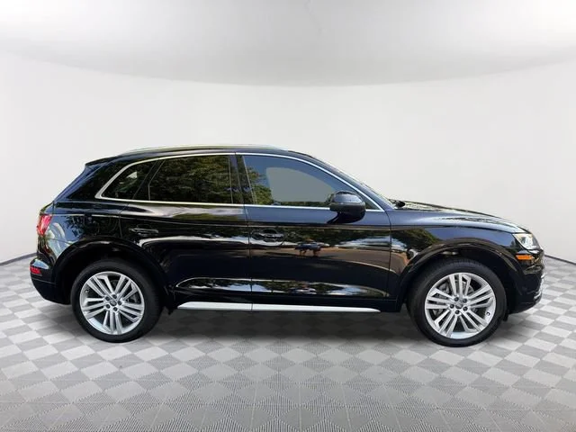 Used 2020 Black Audi Premium Plus 45 TFSI quattro S tronic image 4
