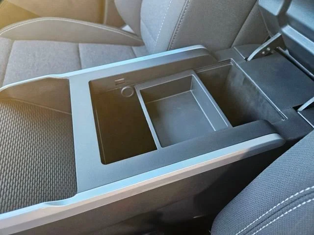 New 2026 Summit White GMC Elevation image 26