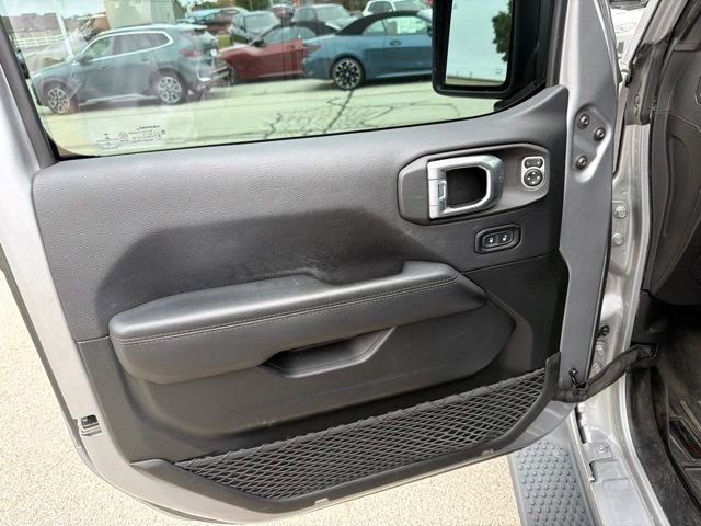 Used 2021 Billet Silver Metallic Clearcoat Jeep Unlimited Sahara Altitude image 14