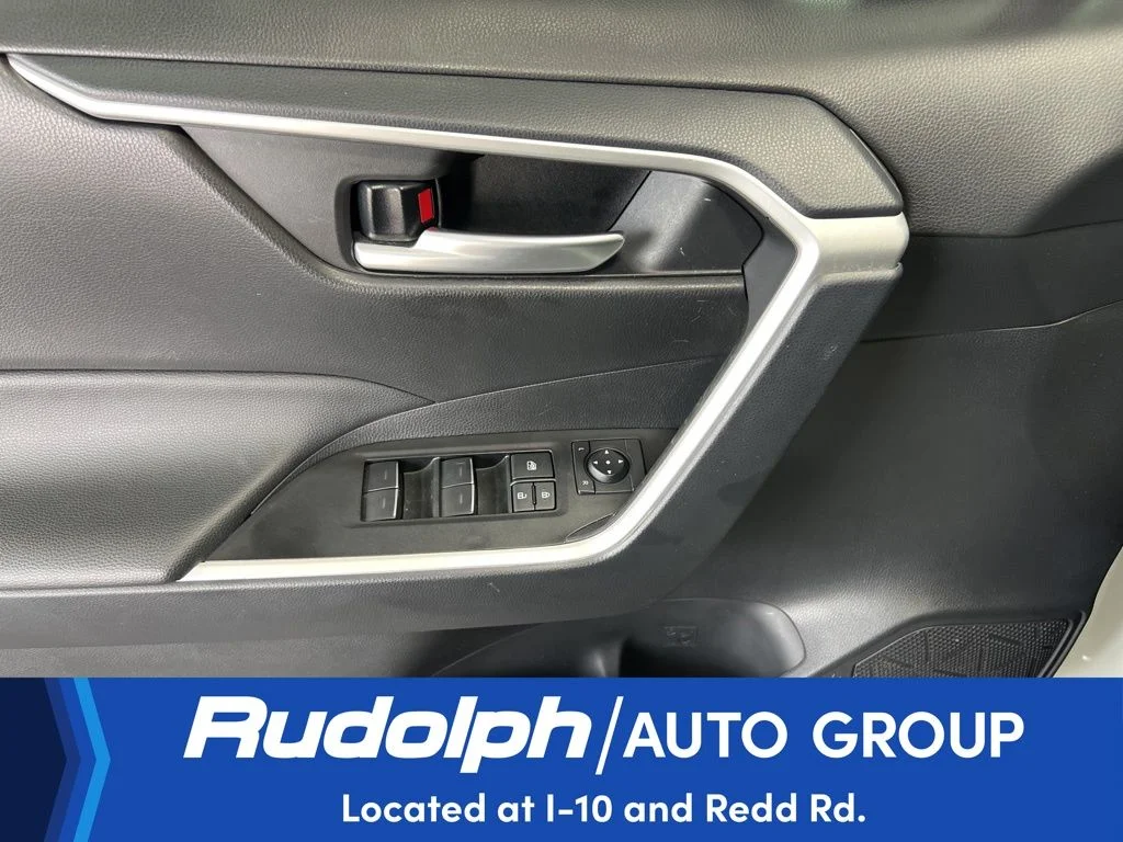 Used 2025 White Toyota XLE image 10