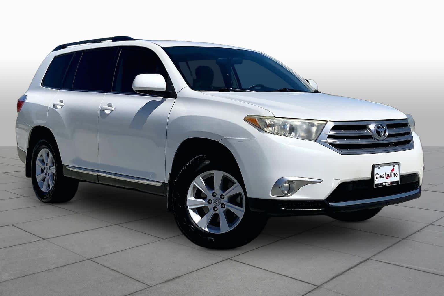 Used 2012 Blizzard Pearl Toyota  image 2