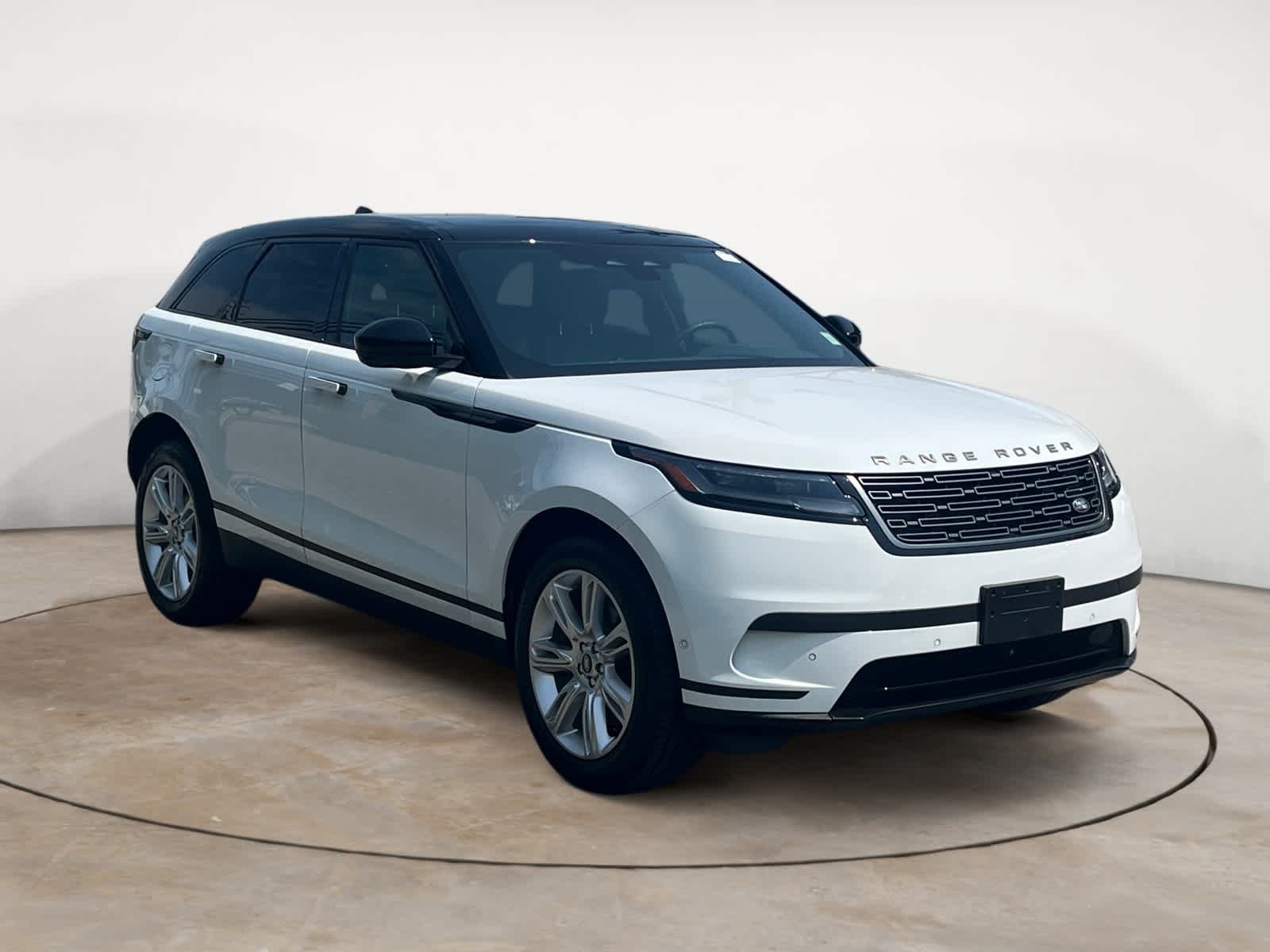 Certified Used 2026 Fuji White Land Rover S image 7
