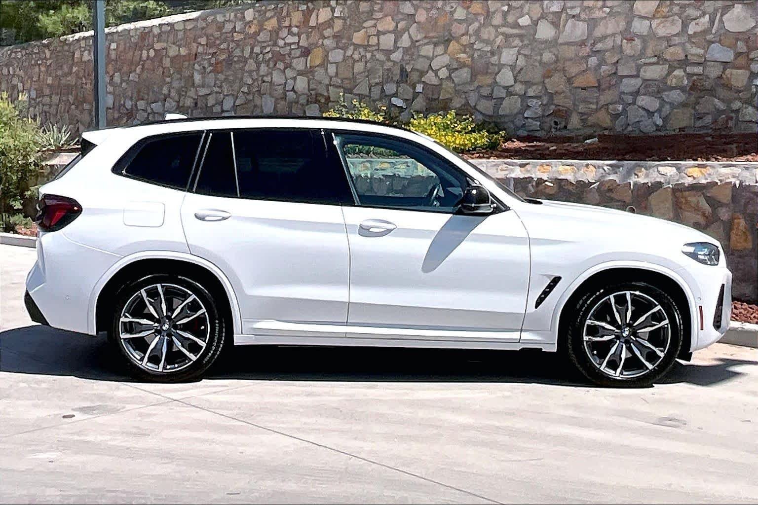Used 2024 Alpine White BMW M40i image 8