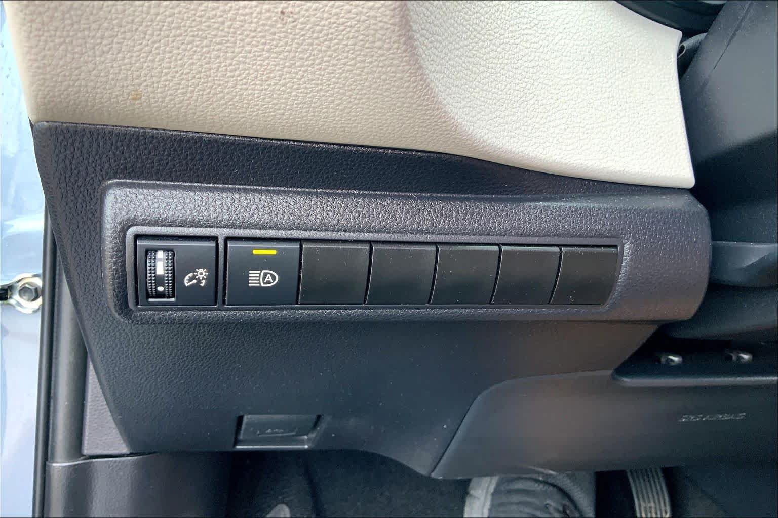 Used 2026 Celestite Toyota LE image 33