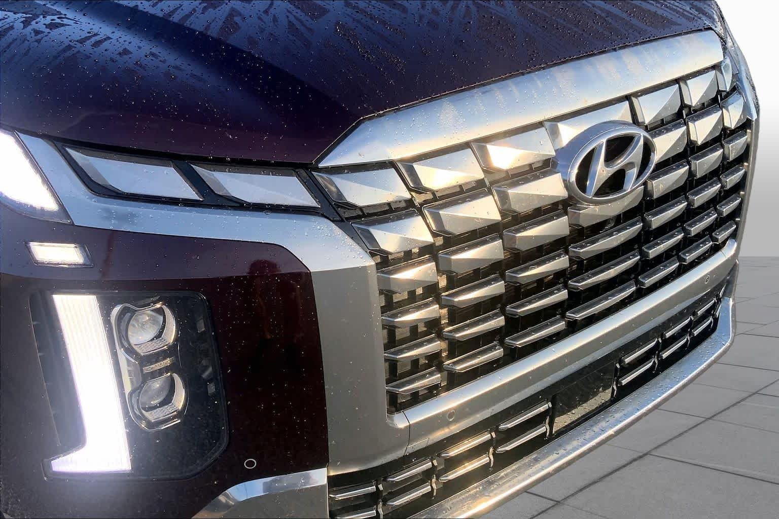Used 2025 Sierra Burgundy Hyundai Calligraphy image 29
