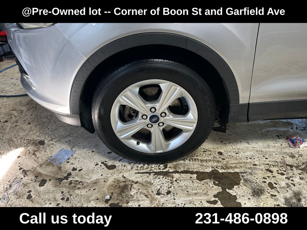 Used 2016 Silver Ford SE image 11