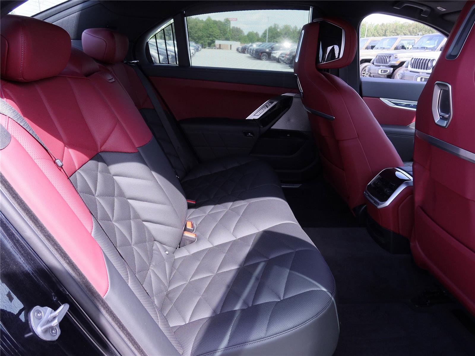 Used 2025 Carbon Black Metallic BMW 740i xDrive image 8