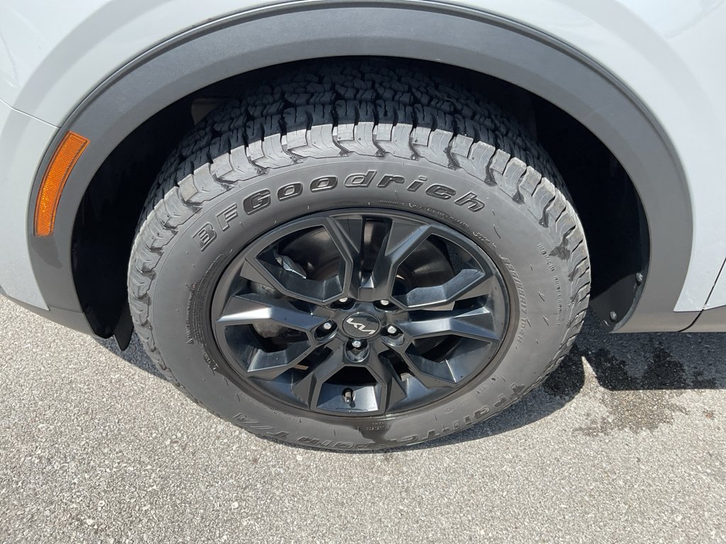 Certified Used 2024 Wolf Gray/Ebony Black Roof Kia X-Pro Prestige image 5