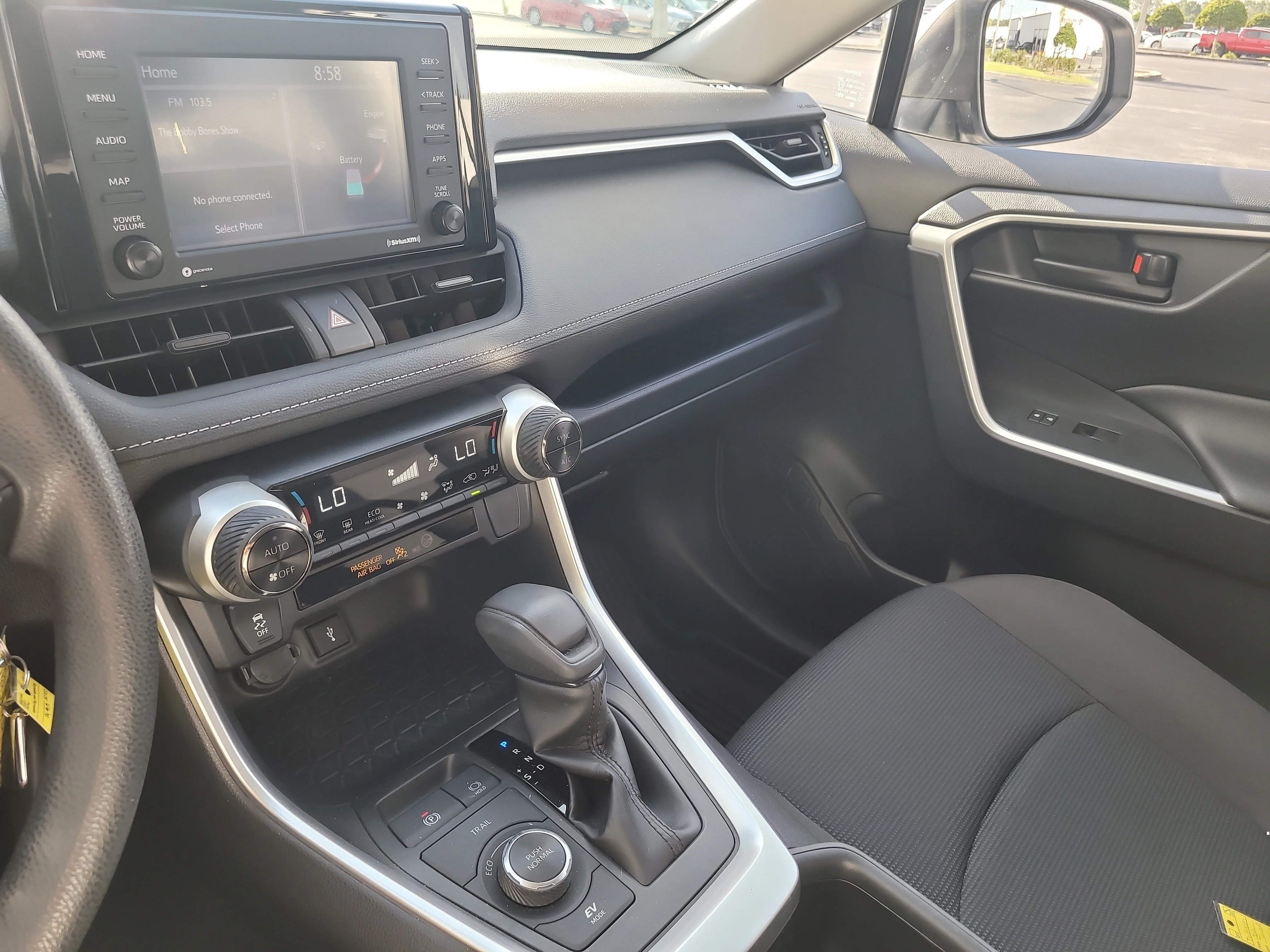 Used 2022 White Toyota Hybrid LE image 20