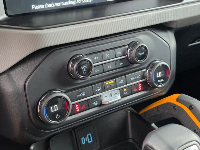 Used 2023 White Ford Badlands image 32
