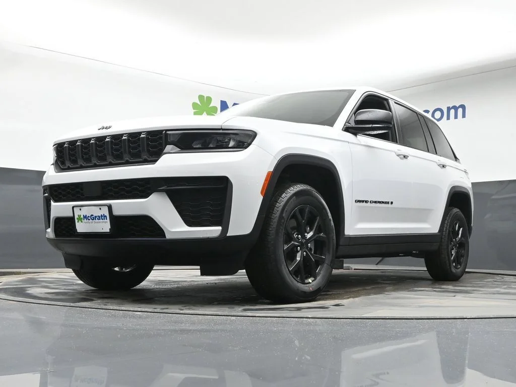 New 2026 White Jeep Altitude image 7