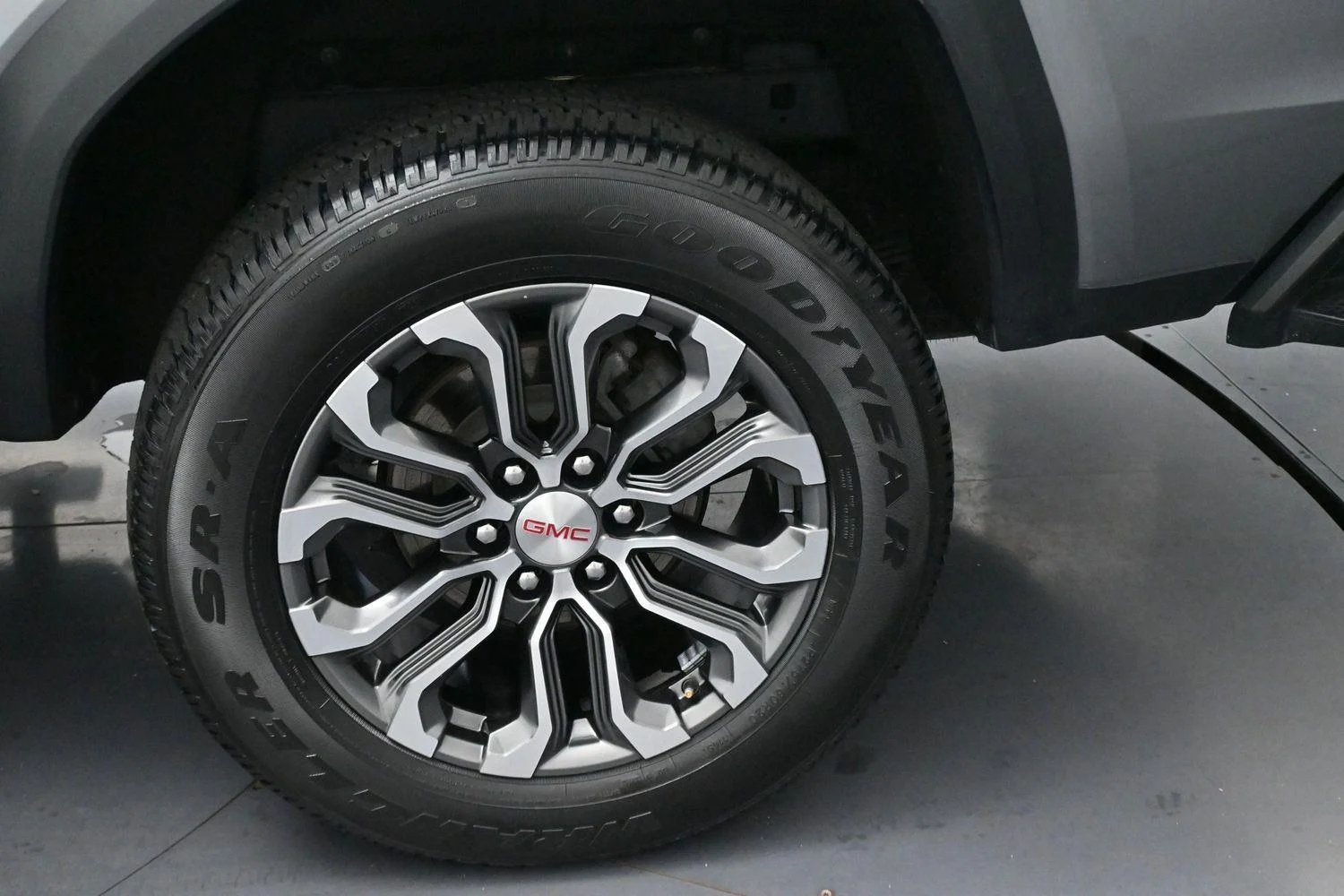 Used 2023 Sterling Metallic GMC Denali image 36