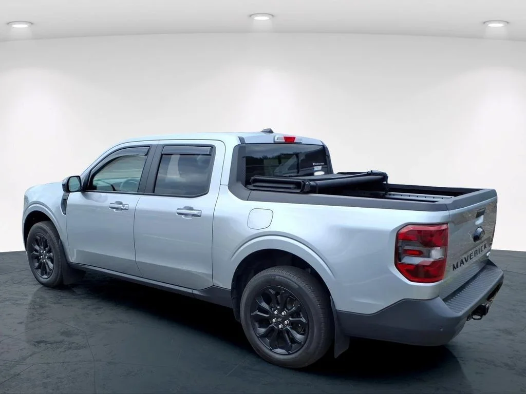 Used 2024 Silver Ford Lariat image 15