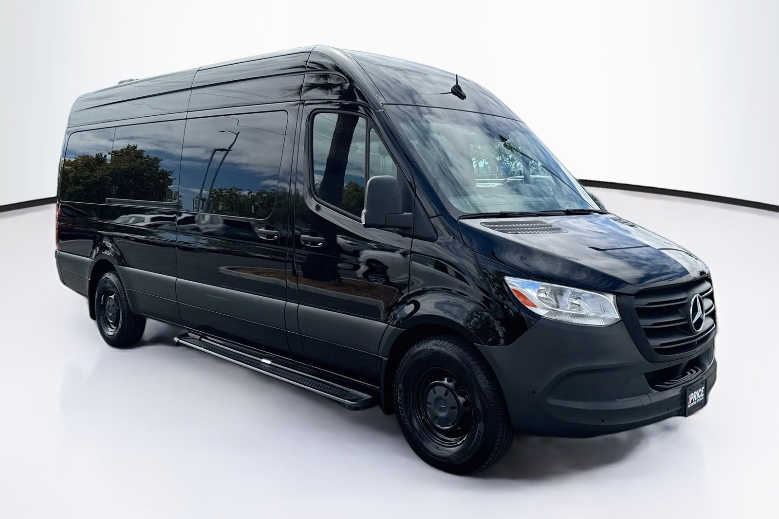Used 2023 Jet Black Mercedes-Benz  image 3