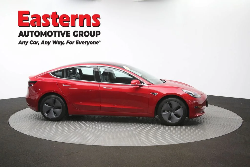 Used 2018 Red Tesla Long Range image 40