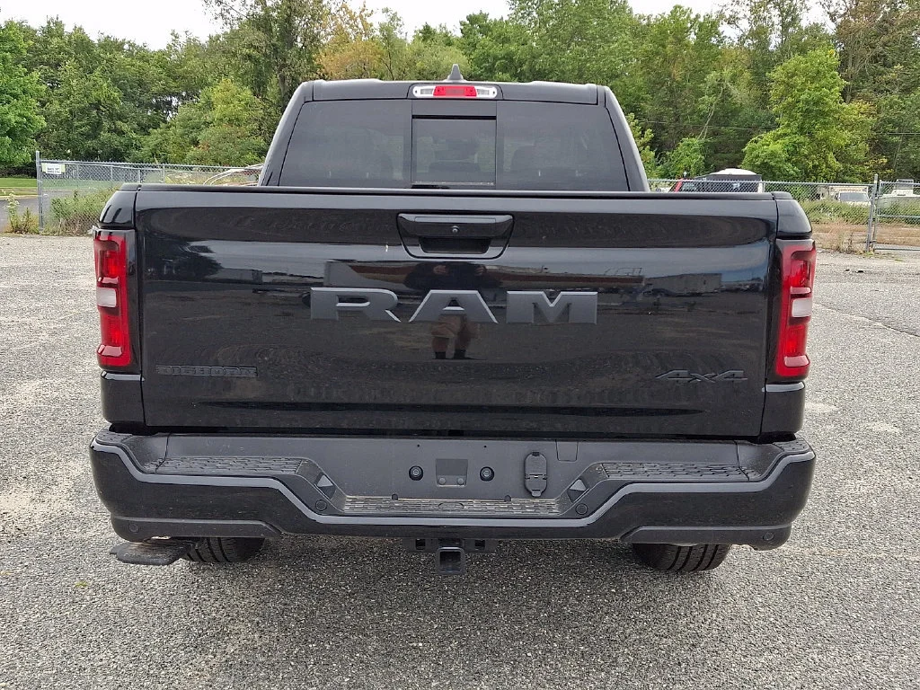 New 2026 Diamond Black Crystal Pearl-Coat Exterior Paint RAM Big Horn image 7