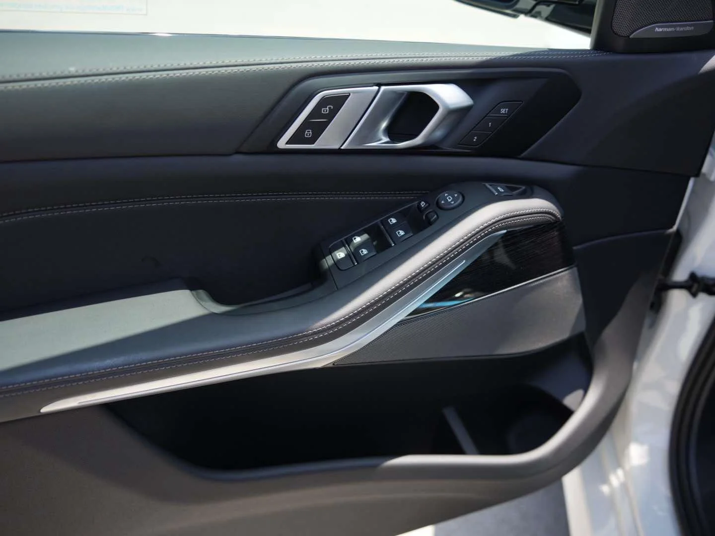 New 2026 Alpine White BMW xDrive40i image 12