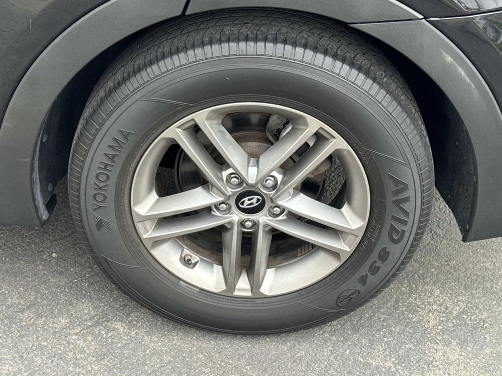 Used 2018 Black Hyundai 2.4 Base image 30