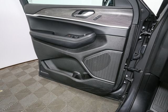 Used 2025 Gray Jeep Limited image 42