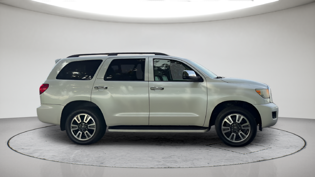 Used 2010 Super White Toyota Platinum image 6