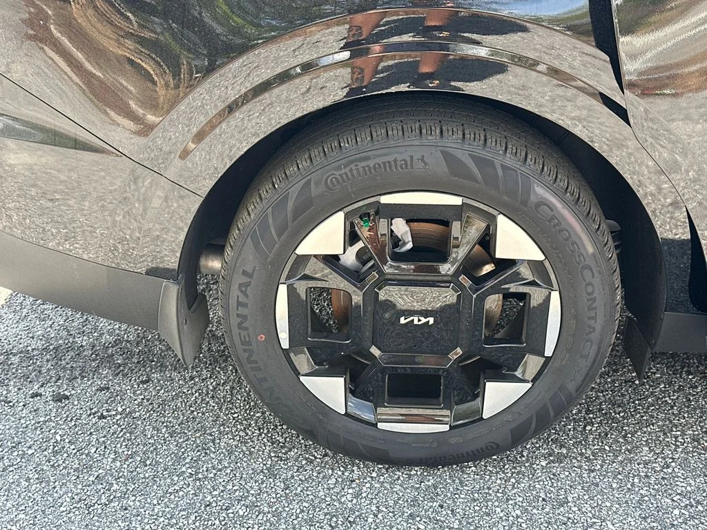 New 2026 Black Kia EX image 16