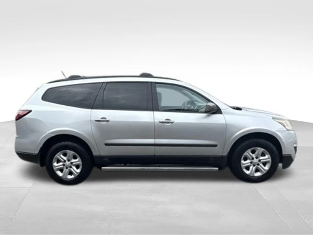Used 2017 Silver Chevrolet LS image 8