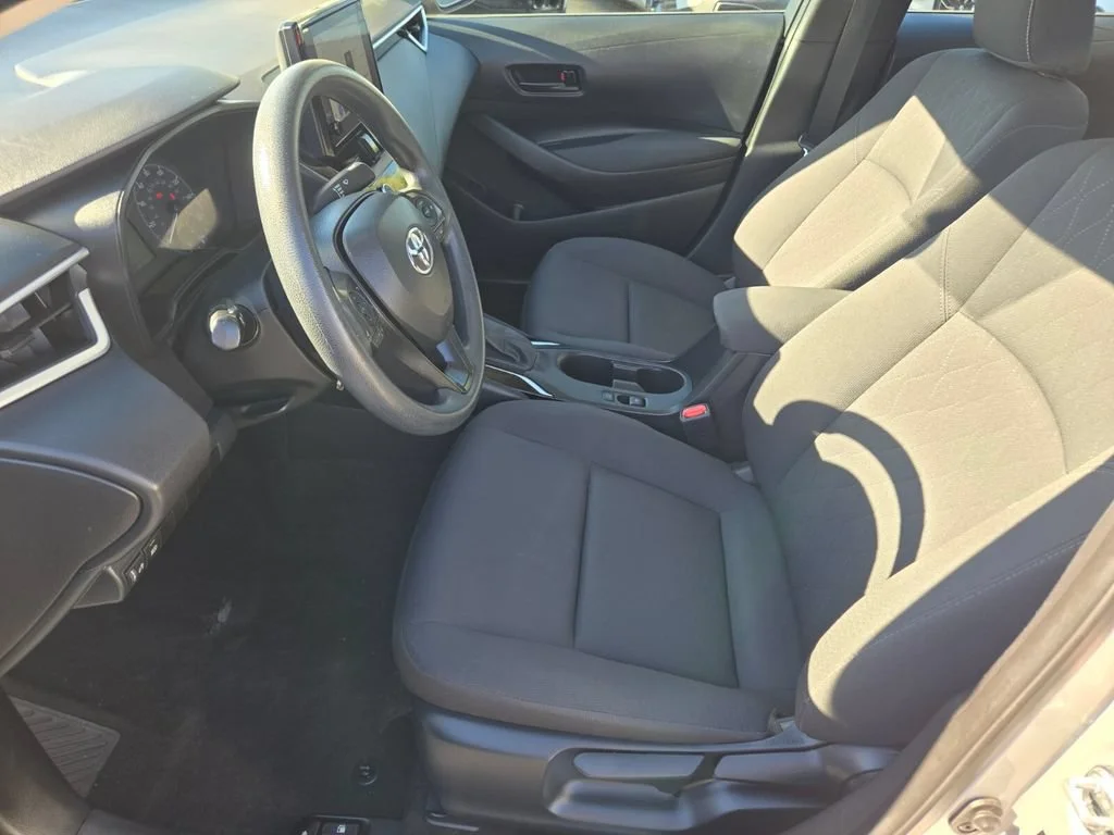 Used 2024 Classic Silver Me Toyota LE image 10
