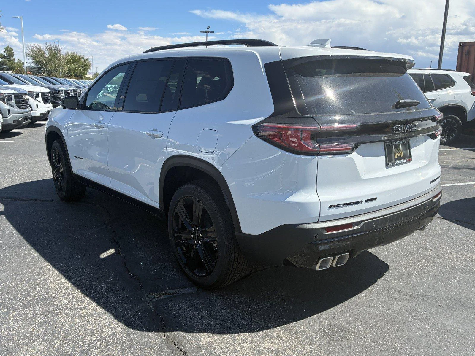 New 2027 Summit White GMC Elevation image 4