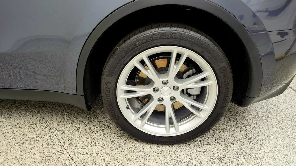 Used 2023 Midnight Silver Metallic Tesla AWD *Ltd Avail* image 9