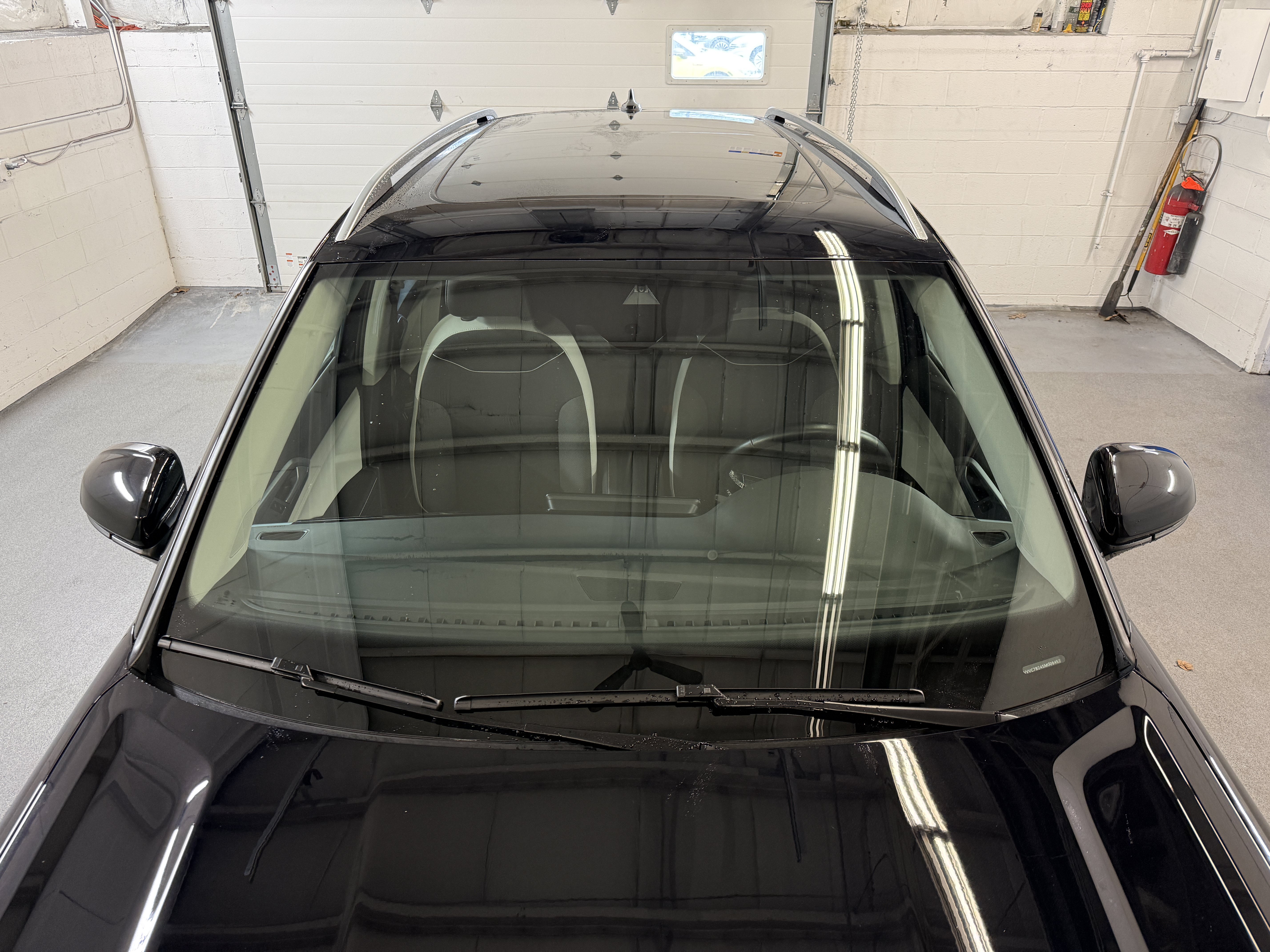 Used 2025 Deep Black Pearl Volkswagen SE image 4