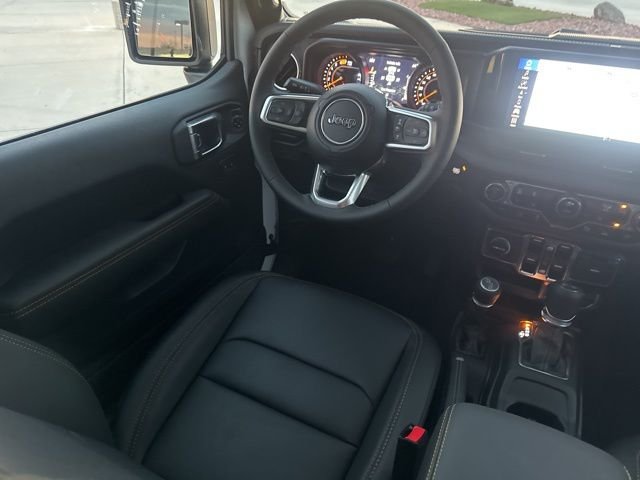 New 2026 Bright White Clear-Coat Exterior Paint Jeep Sahara image 16