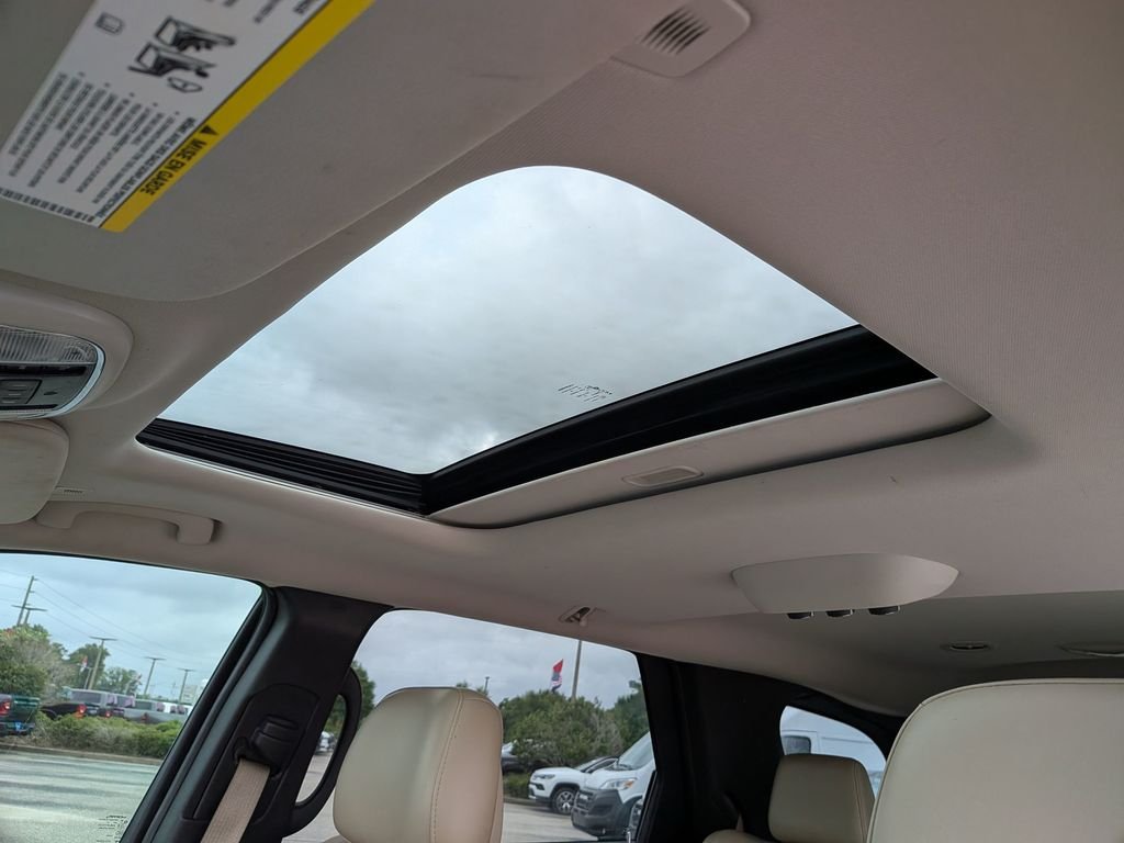 Used 2019 White Dodge Citadel image 17