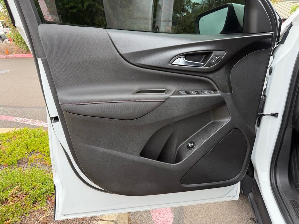 Used 2022 Summit White Chevrolet RS image 11