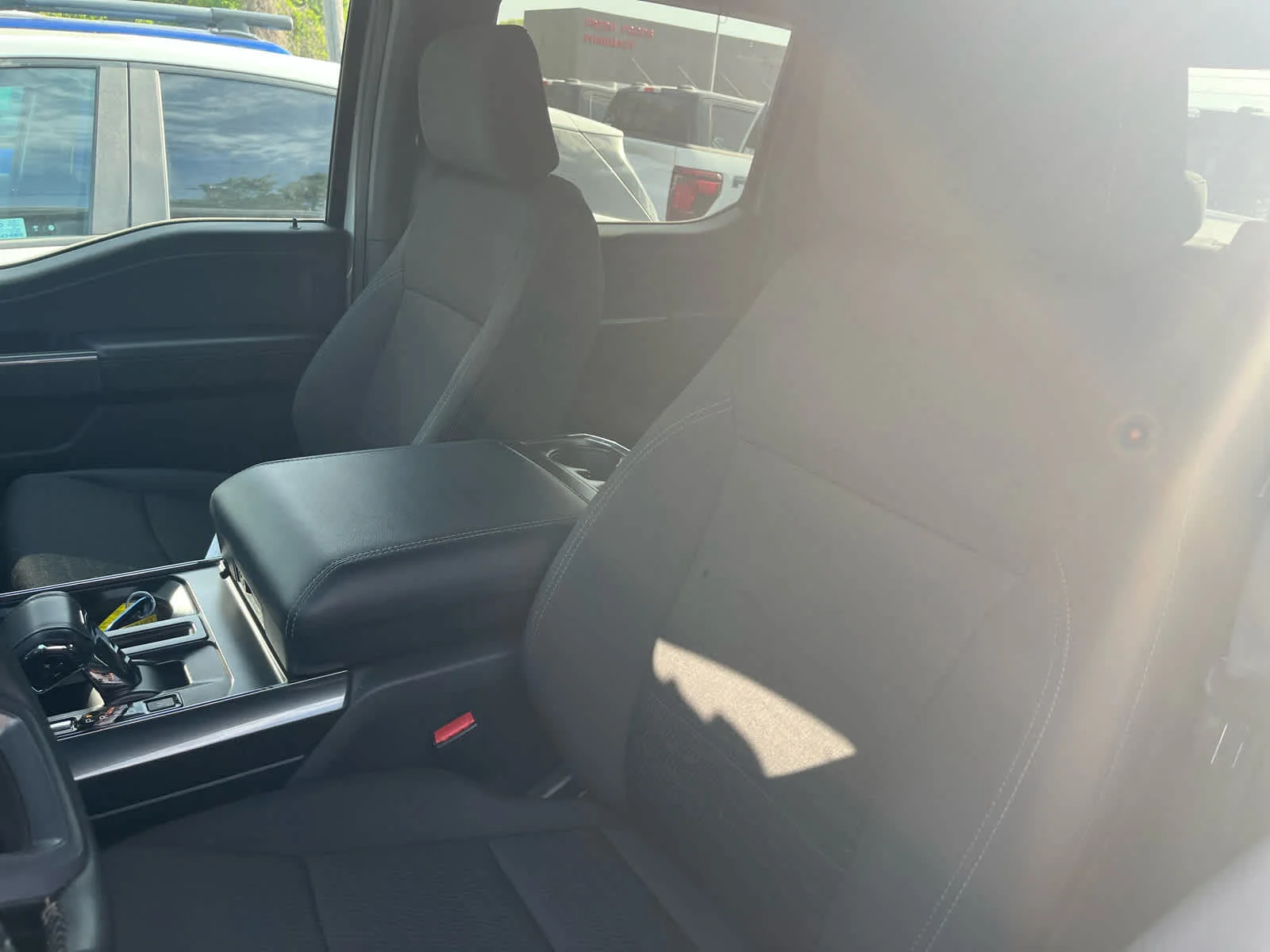 Used 2023 Avalanche Ford XLT image 3