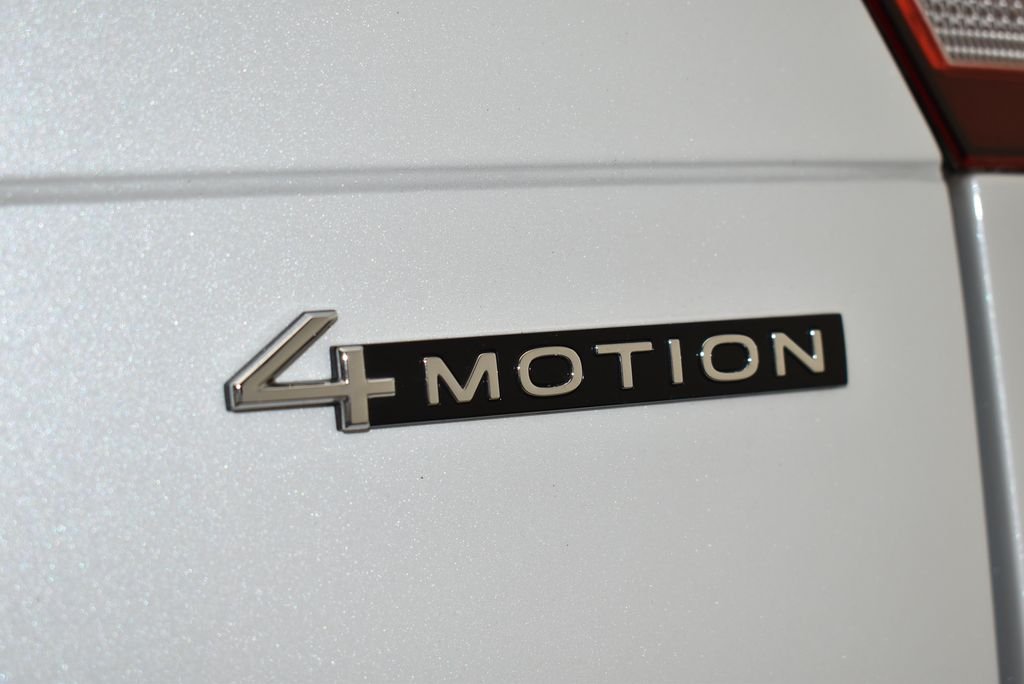 Used 2024 White Volkswagen 2.0T SEL R-Line image 11