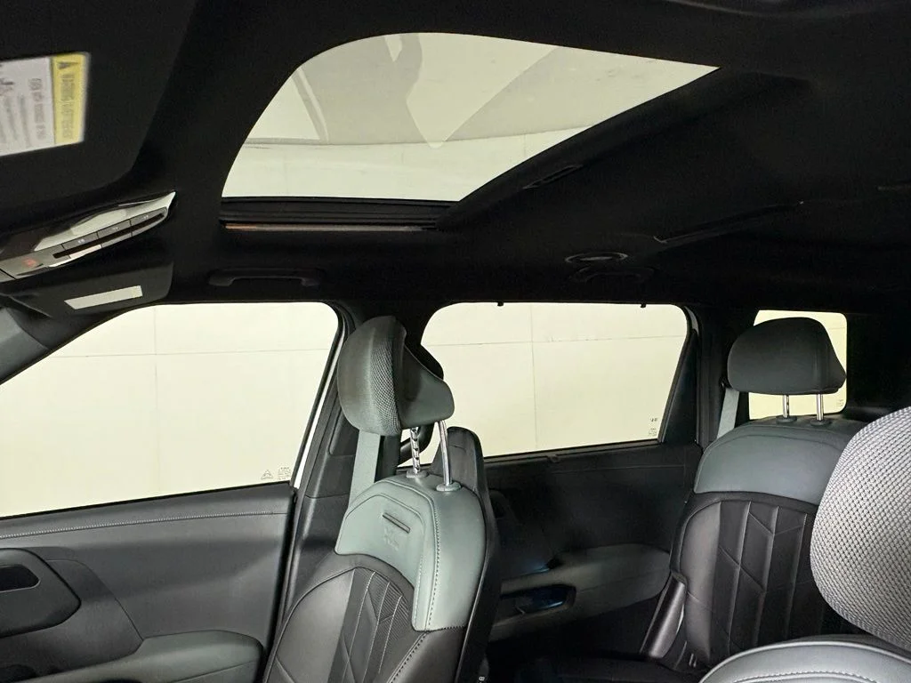 New 2027 Glacial White Pearl Kia X-Line SX image 36