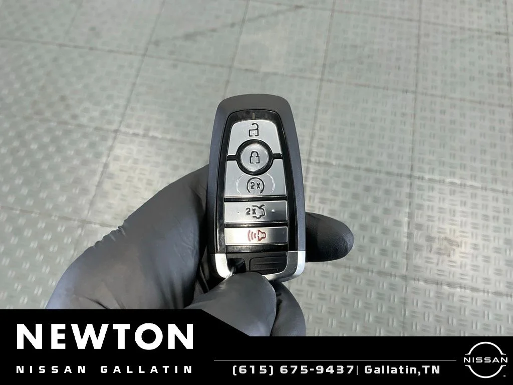 Used 2019 White Platinum Clearcoat Metallic Ford Titanium image 44
