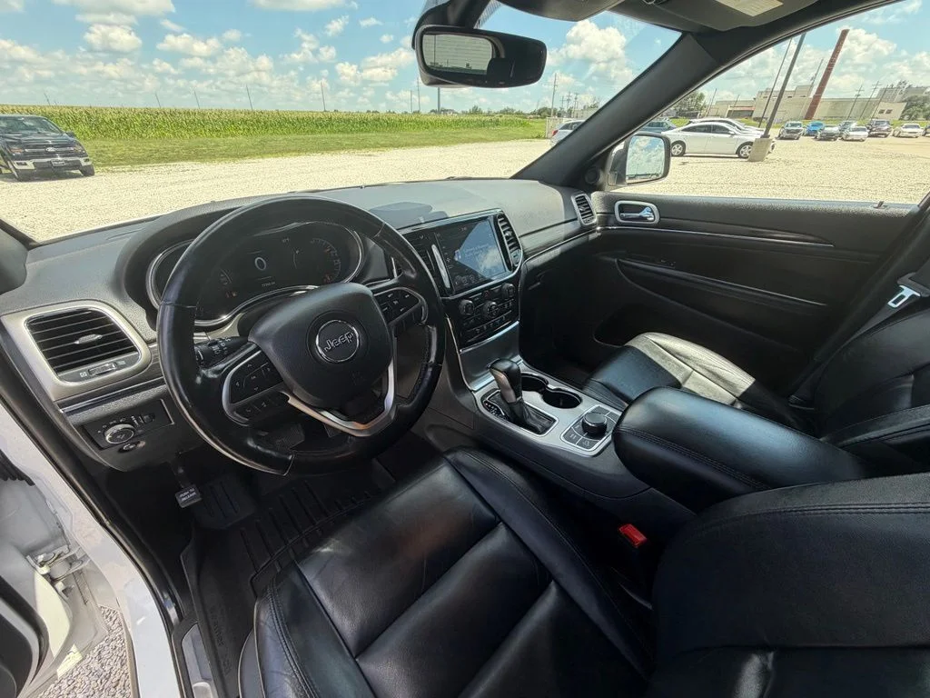 Certified Used 2022 White Jeep Limited image 12