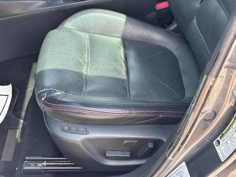 Used 2014  Mazda i Grand Touring image 17