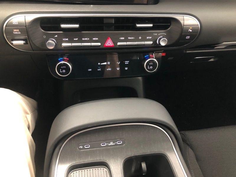 New 2026 White Hyundai SE AWD image 28