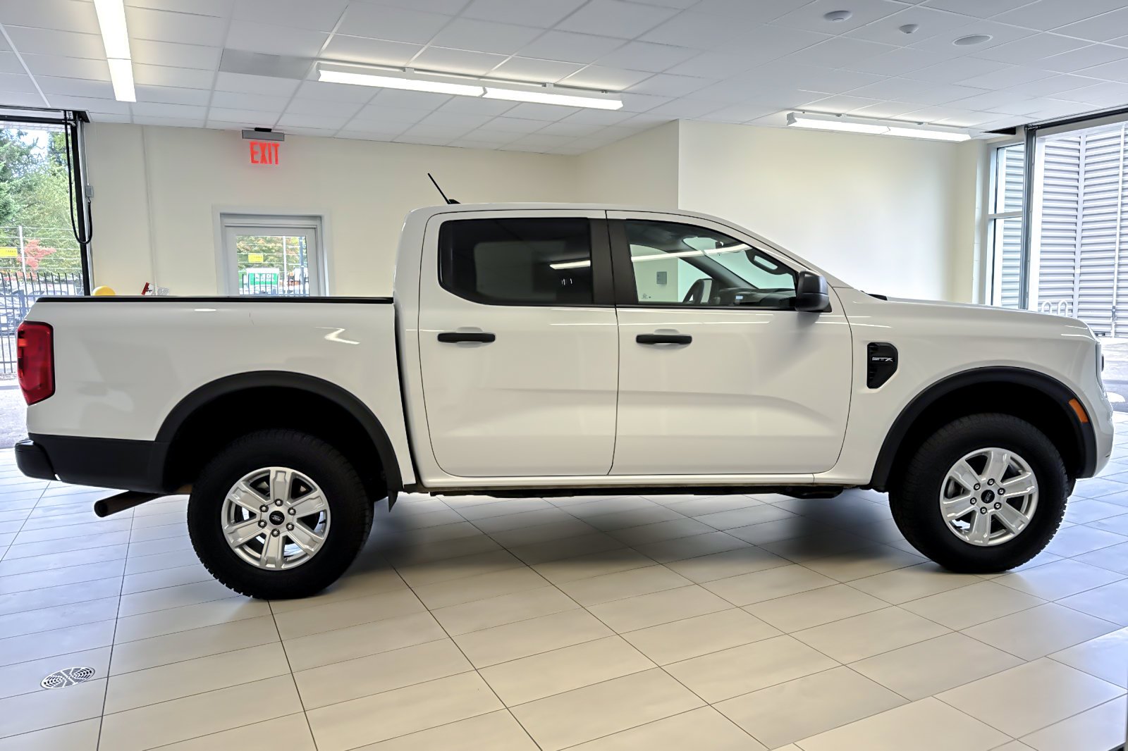 Certified Used 2025 Oxford White Ford XL image 3